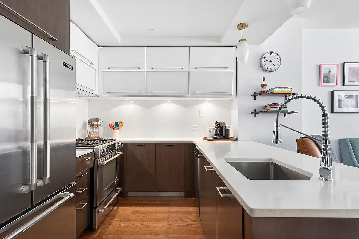 214 North 11th Street, 1LG