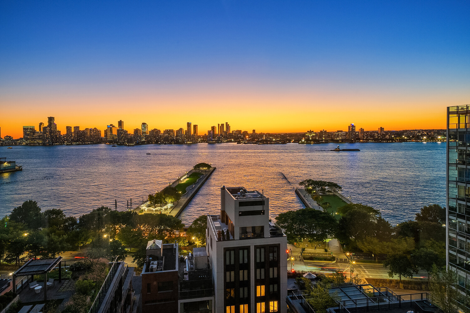 150 Charles Street, 14B