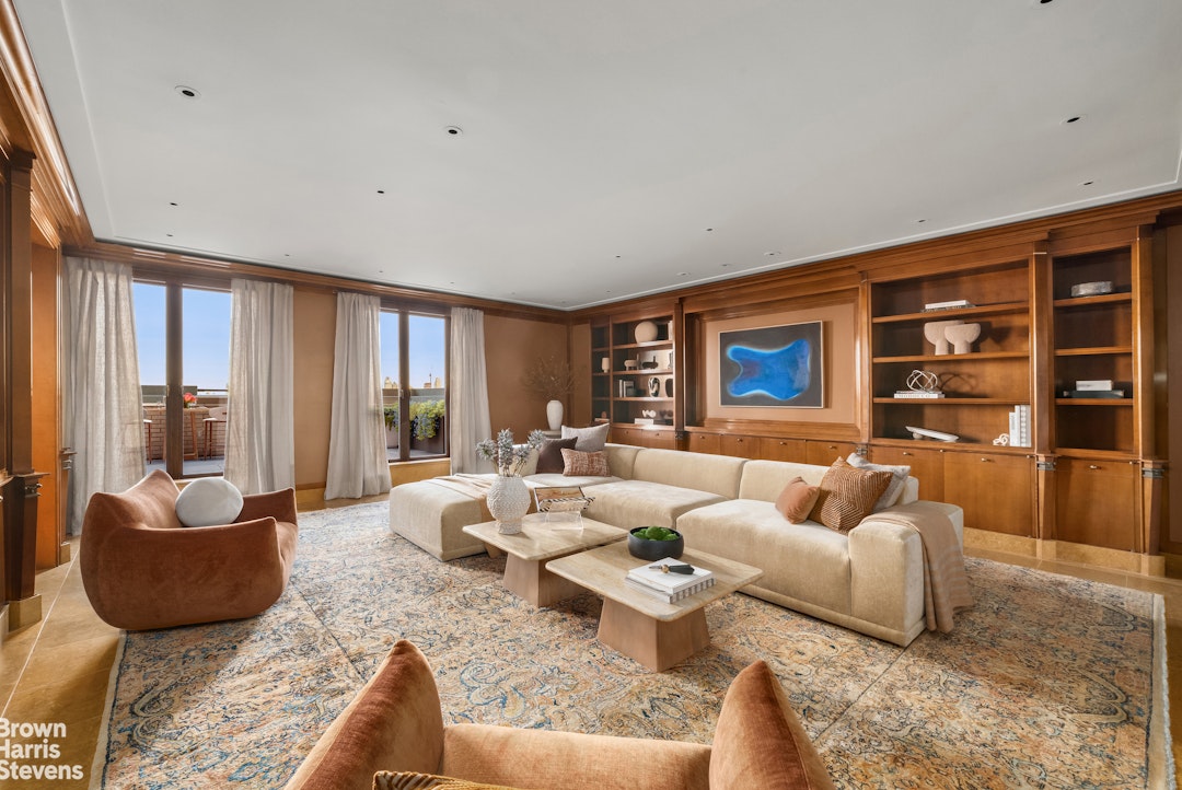 50 CENTRAL Park S 27