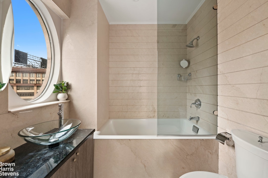 189 BRIDGE Street 10A