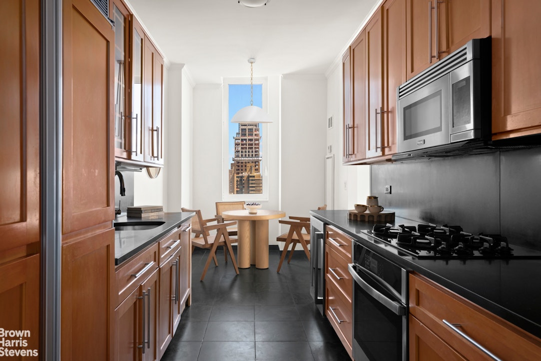 188 E 78TH Street 30B