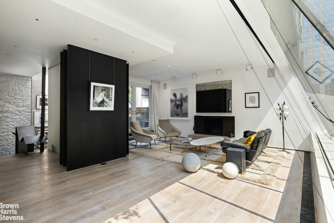 28 West 38th Street, PHW