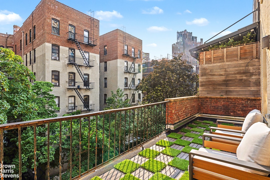 144 WAVERLY Place