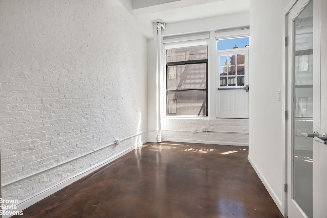 8 Beach Street