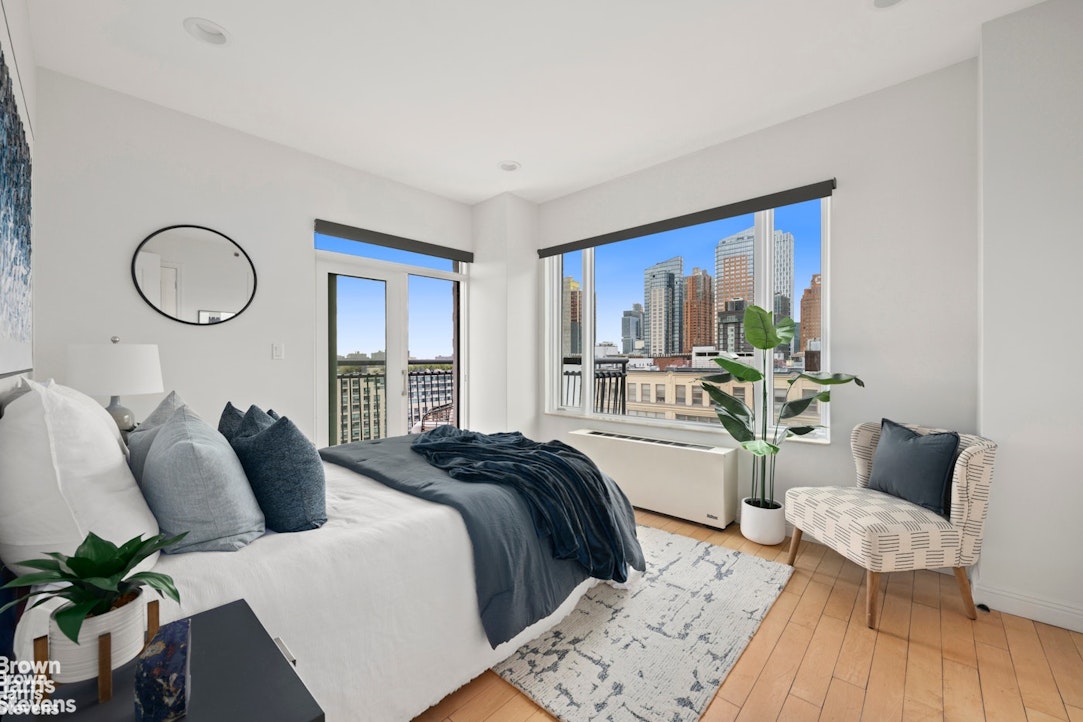 189 BRIDGE Street 10A