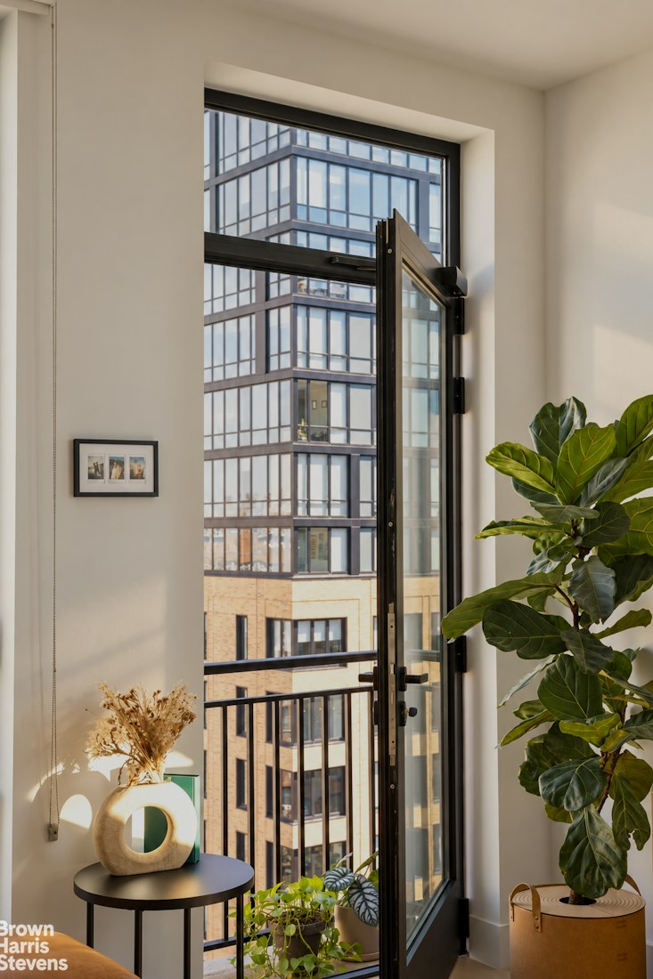 111 Montgomery Street, 12F