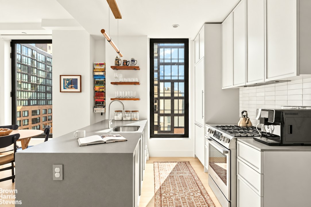 111 Montgomery Street, 12F