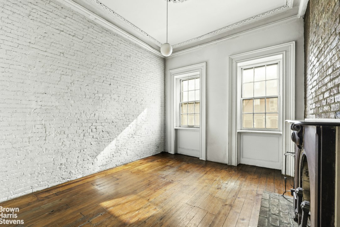 325 E 9TH Street 2