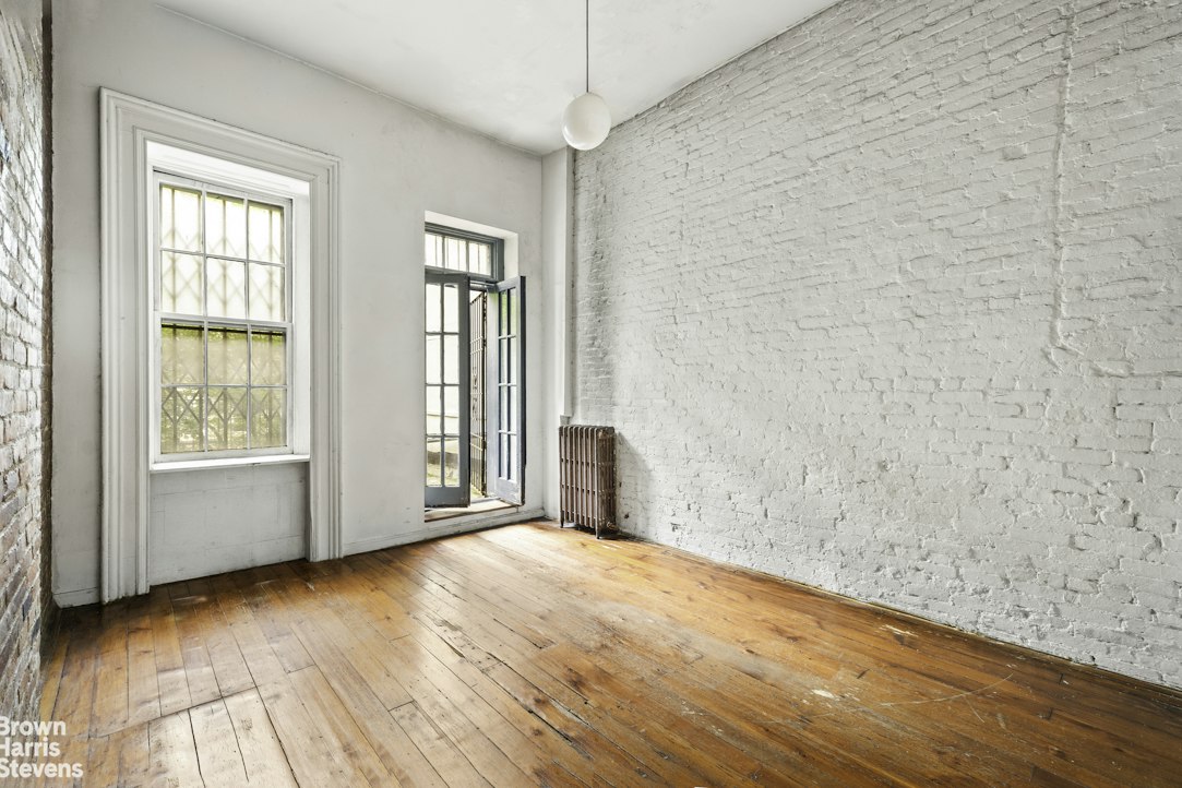 325 E 9TH Street 2