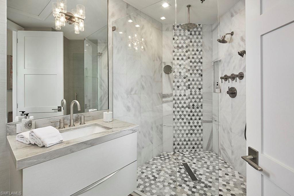 231 Colonade CIR