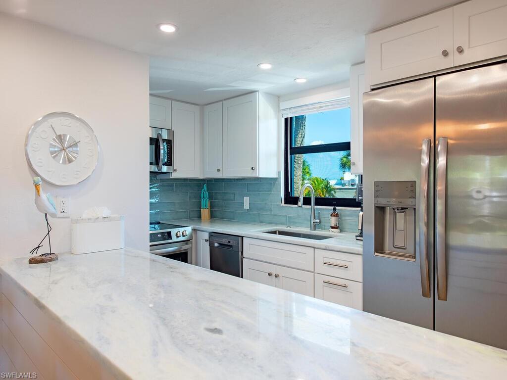 600 Neapolitan WAY # 230