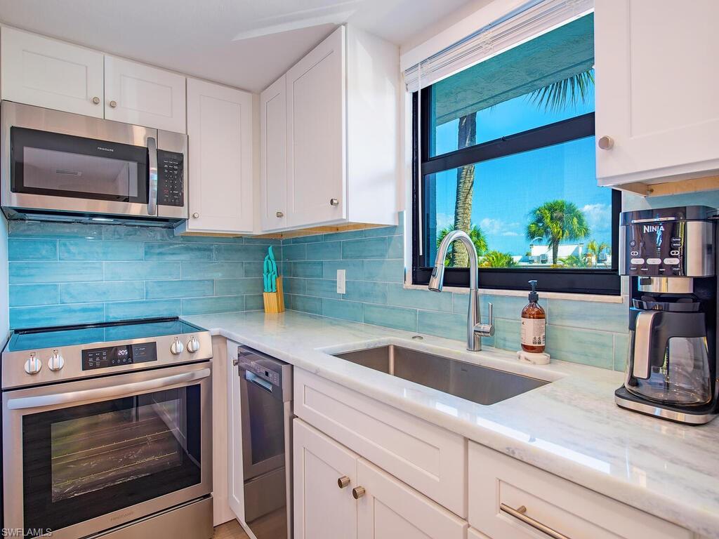 600 Neapolitan WAY # 230