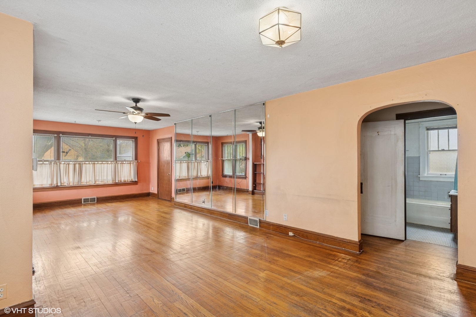 1524 Jenkinson Court