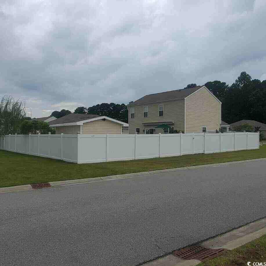 219 Oak Leaf Dr.