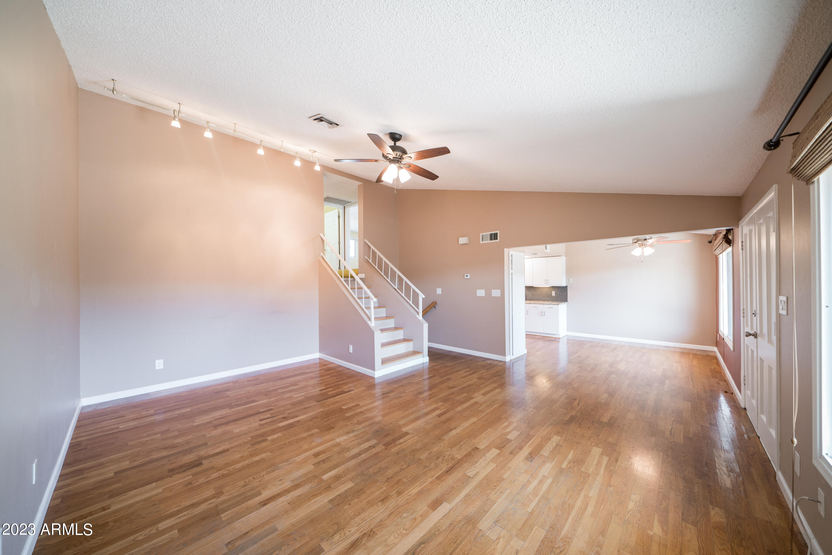 7607 E MINNEZONA Avenue