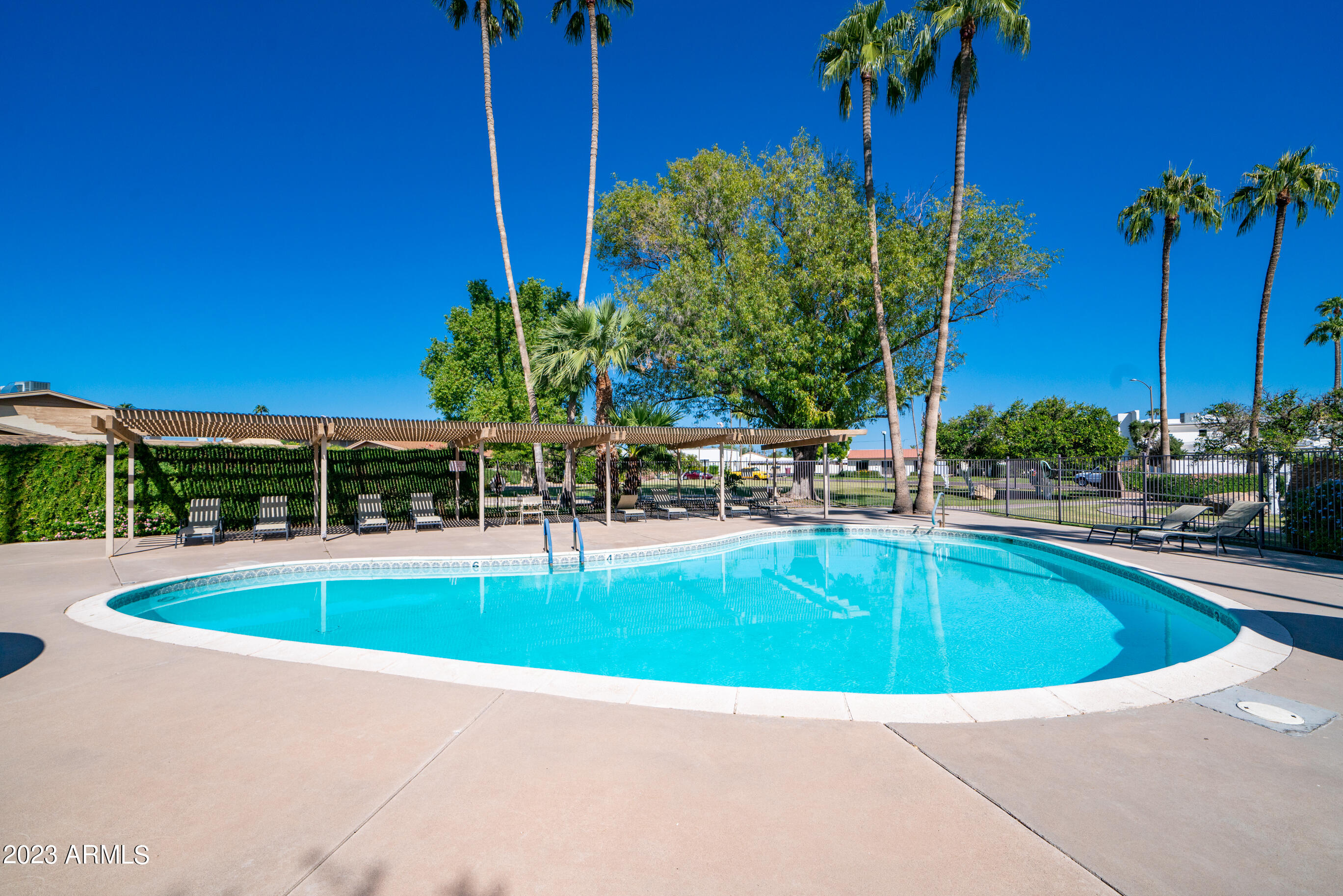 7607 E MINNEZONA Avenue