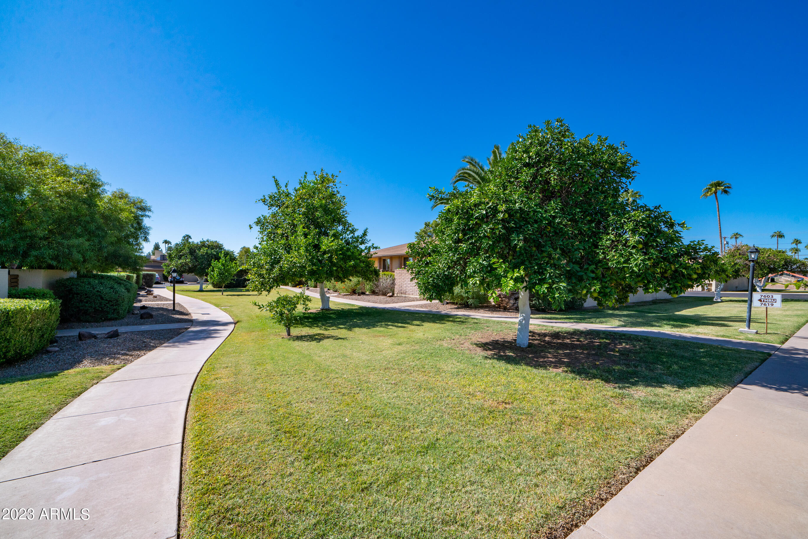 7607 E MINNEZONA Avenue