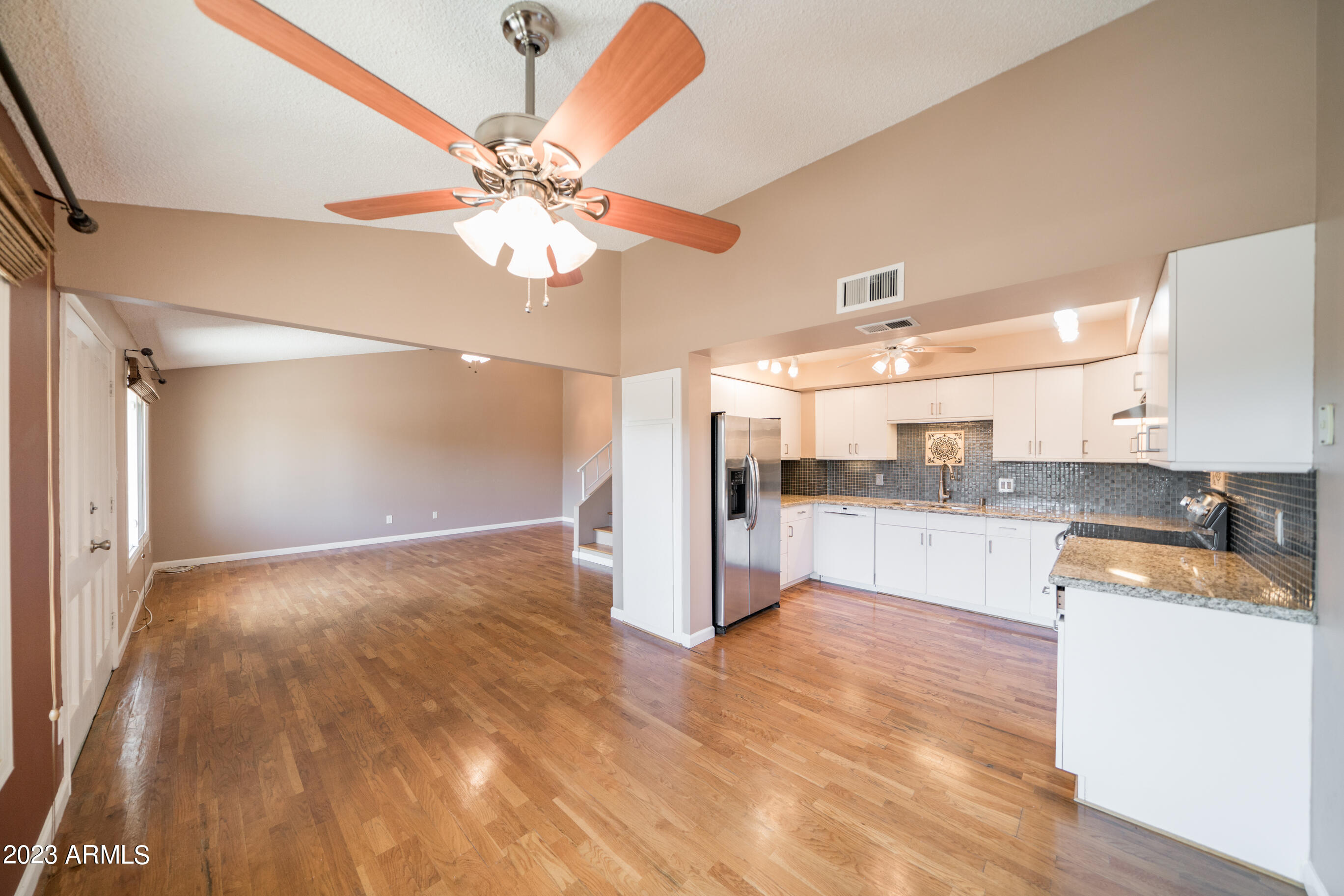 7607 E MINNEZONA Avenue