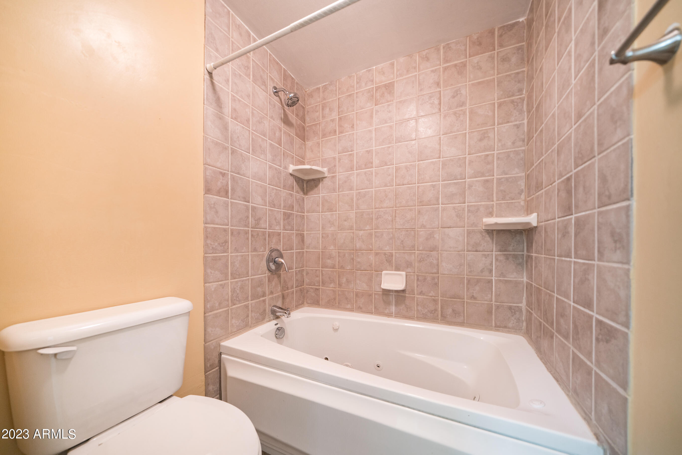 7607 E MINNEZONA Avenue