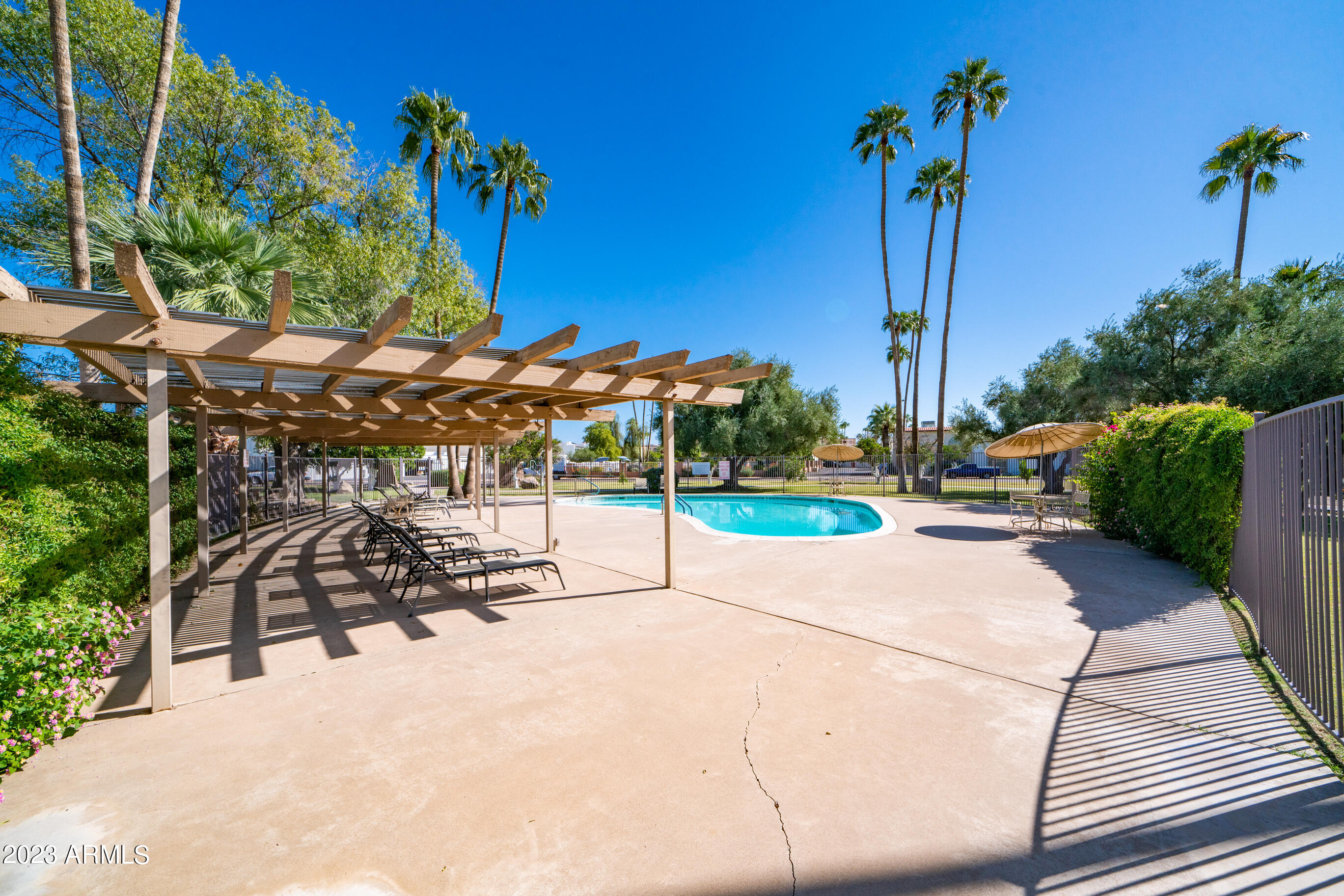 7607 E MINNEZONA Avenue