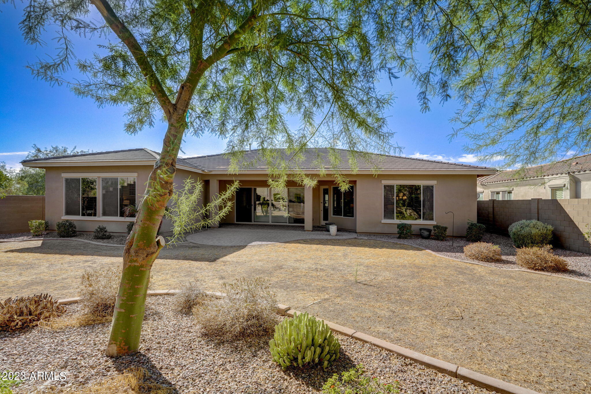 18102 W DESERT SAGE Drive
