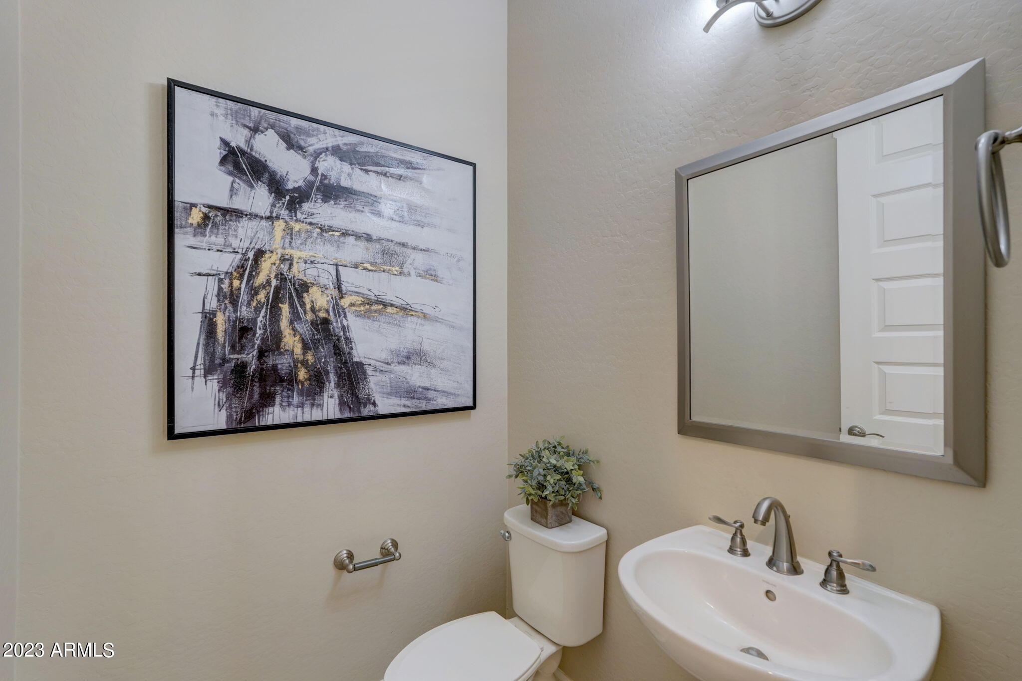 18102 W DESERT SAGE Drive