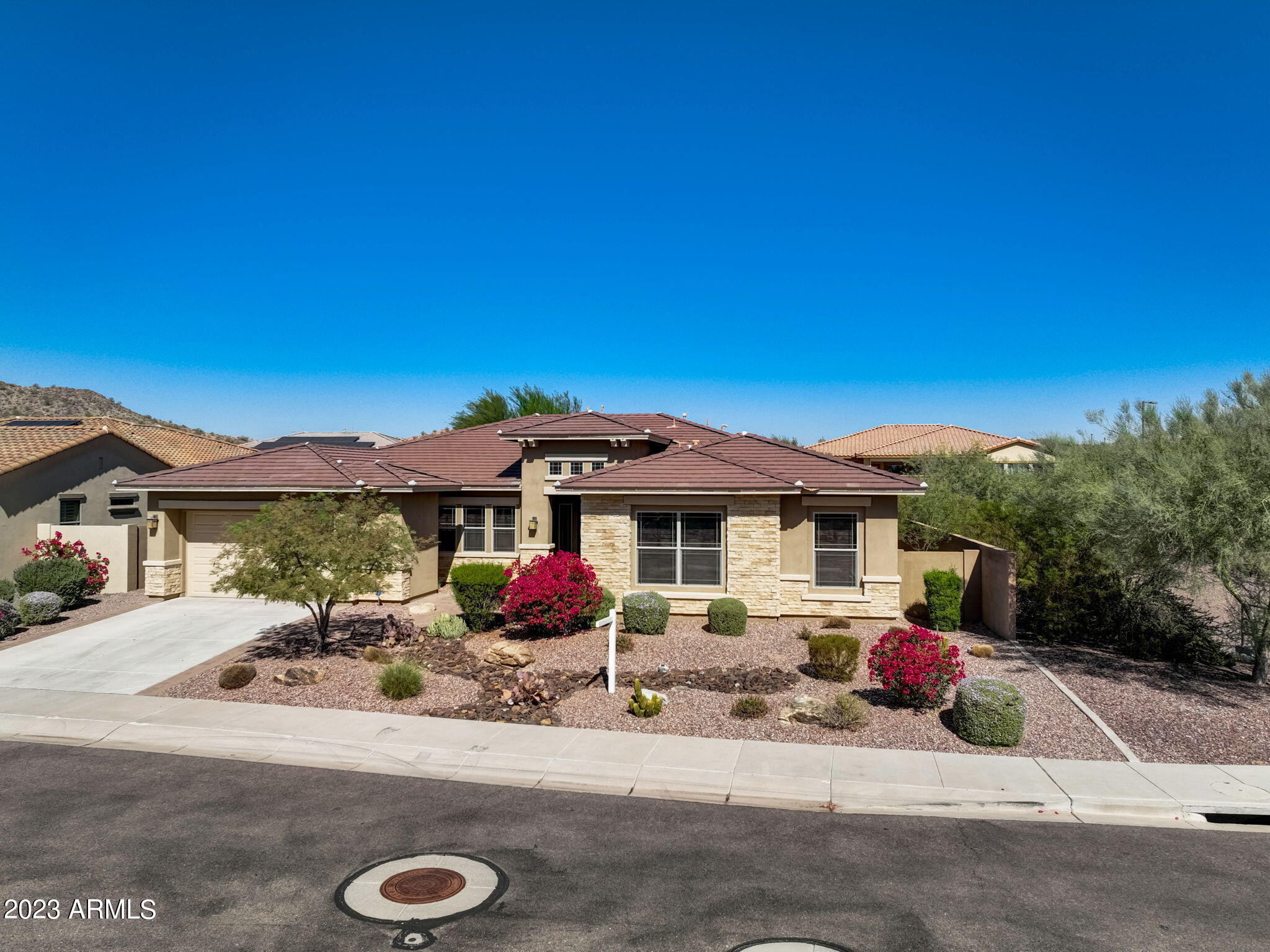 18102 W DESERT SAGE Drive