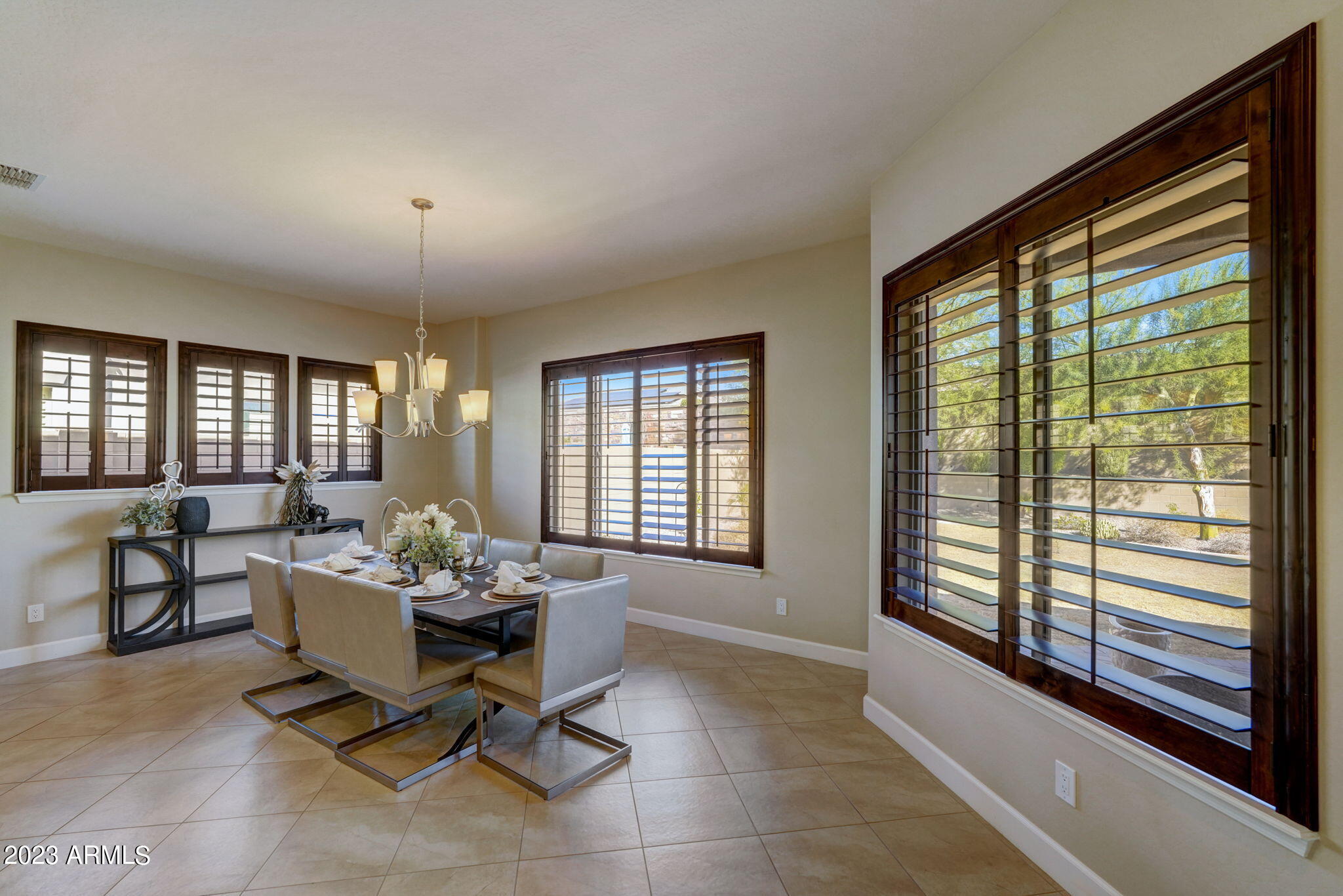 18102 W DESERT SAGE Drive