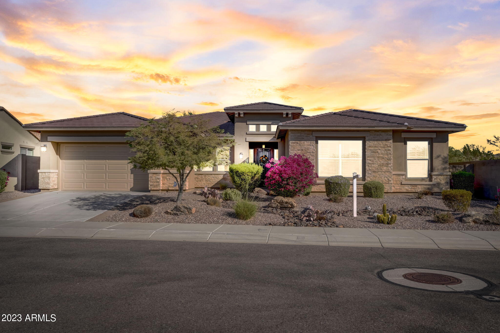 18102 W DESERT SAGE Drive