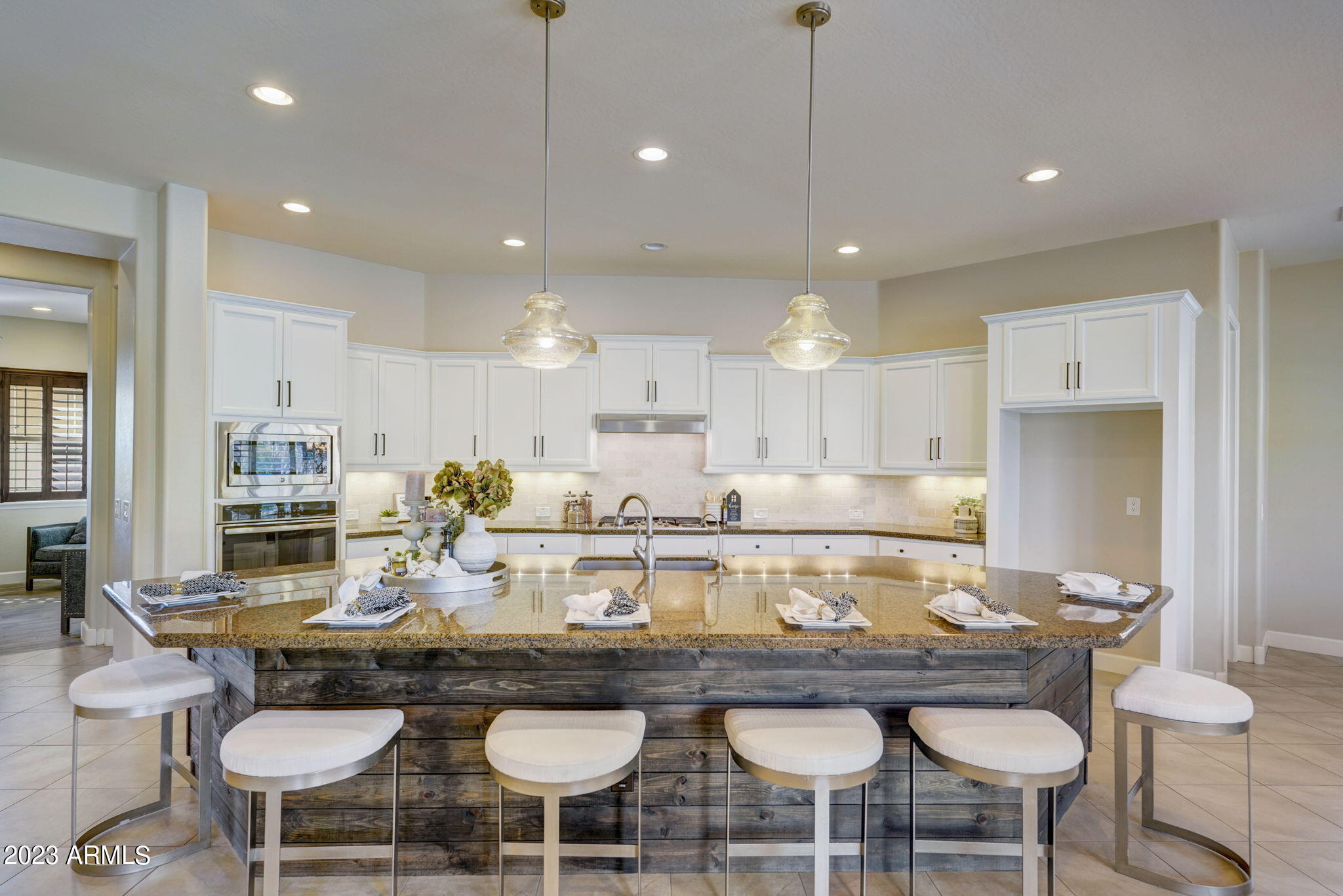 18102 W DESERT SAGE Drive