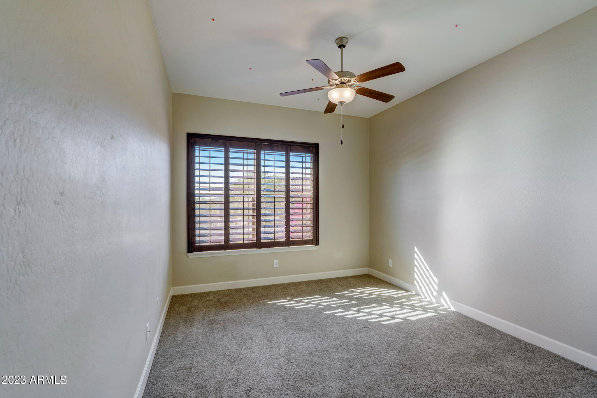 18102 W DESERT SAGE Drive