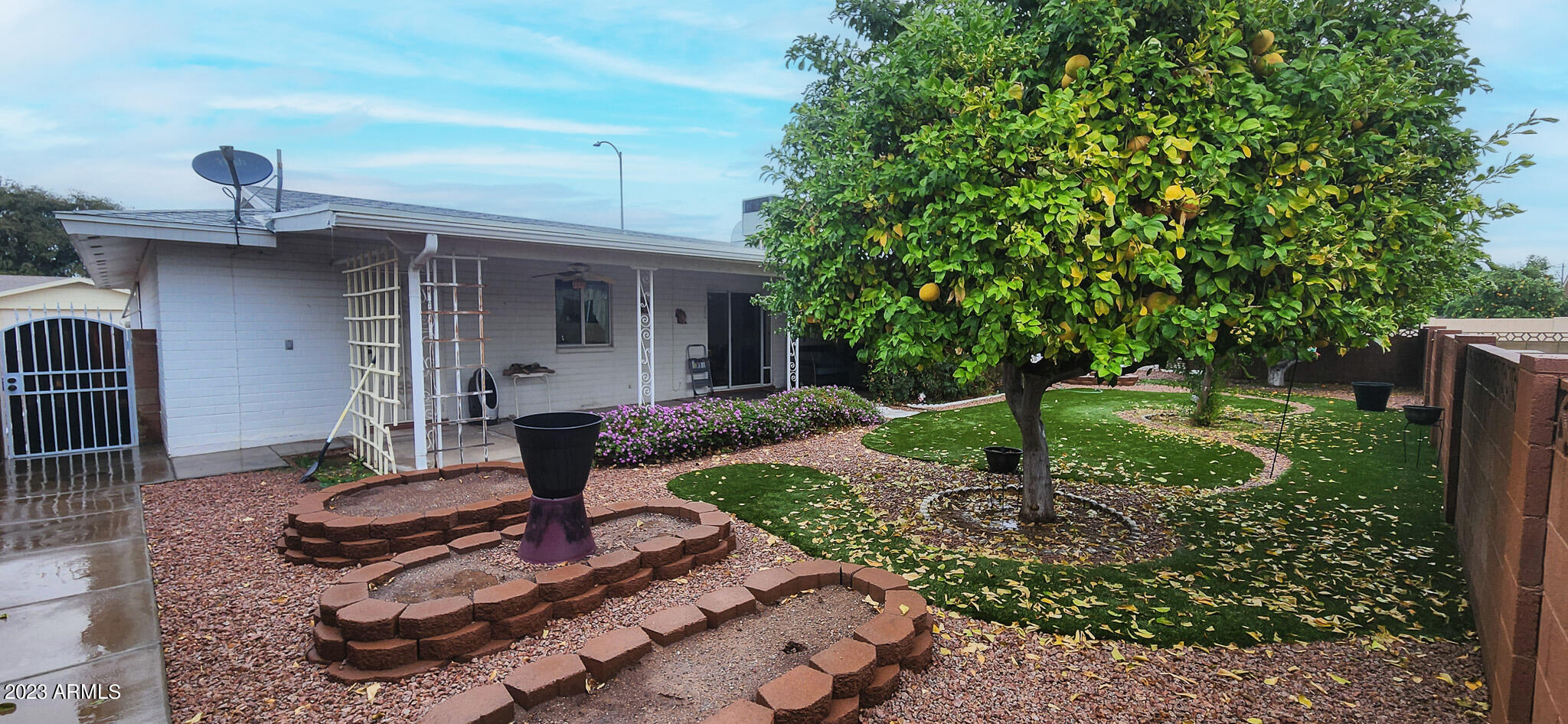 5111 E ESCONDIDO Avenue