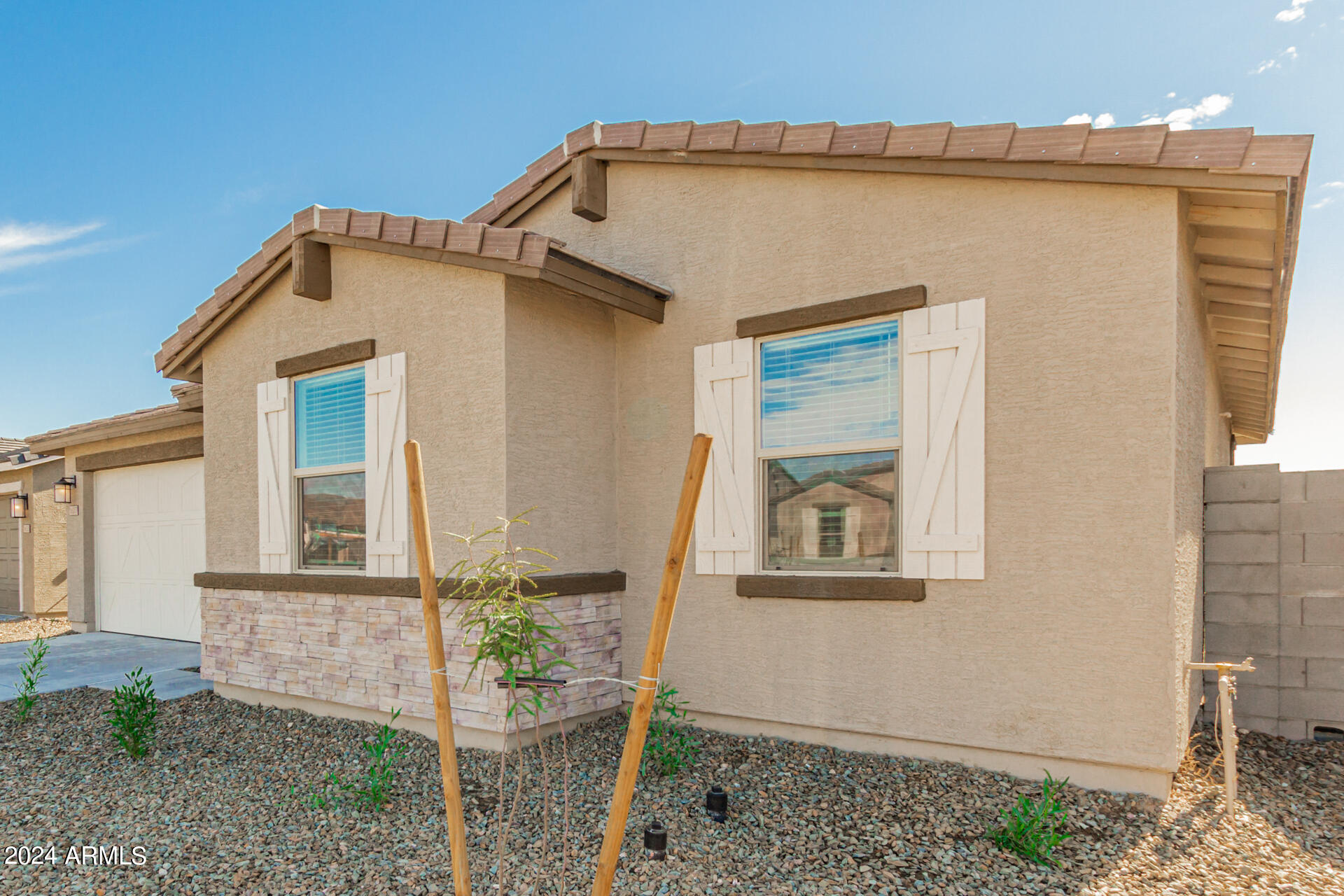 16009 W SMOKETREE Drive