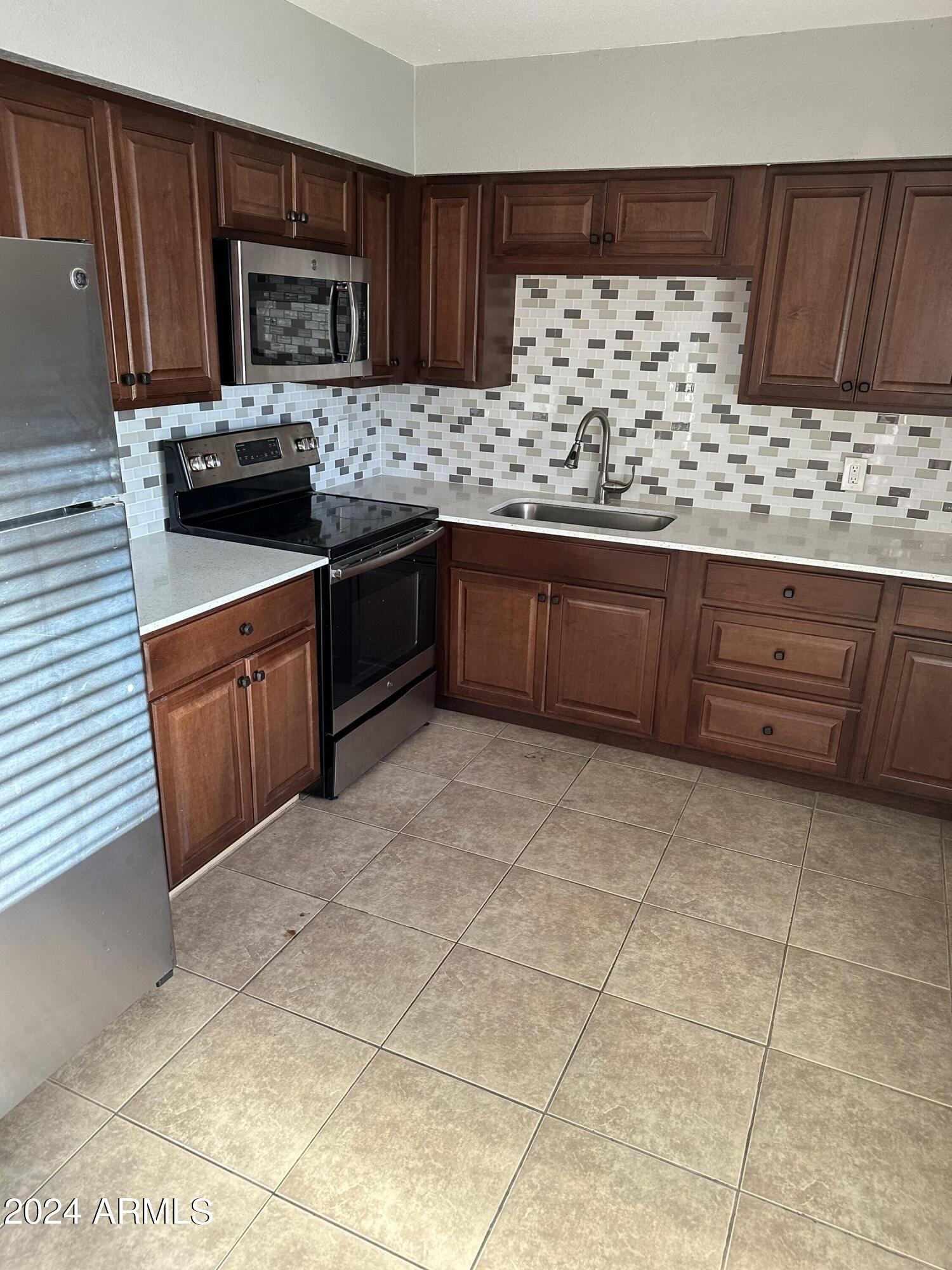 1978 E DON CARLOS Avenue