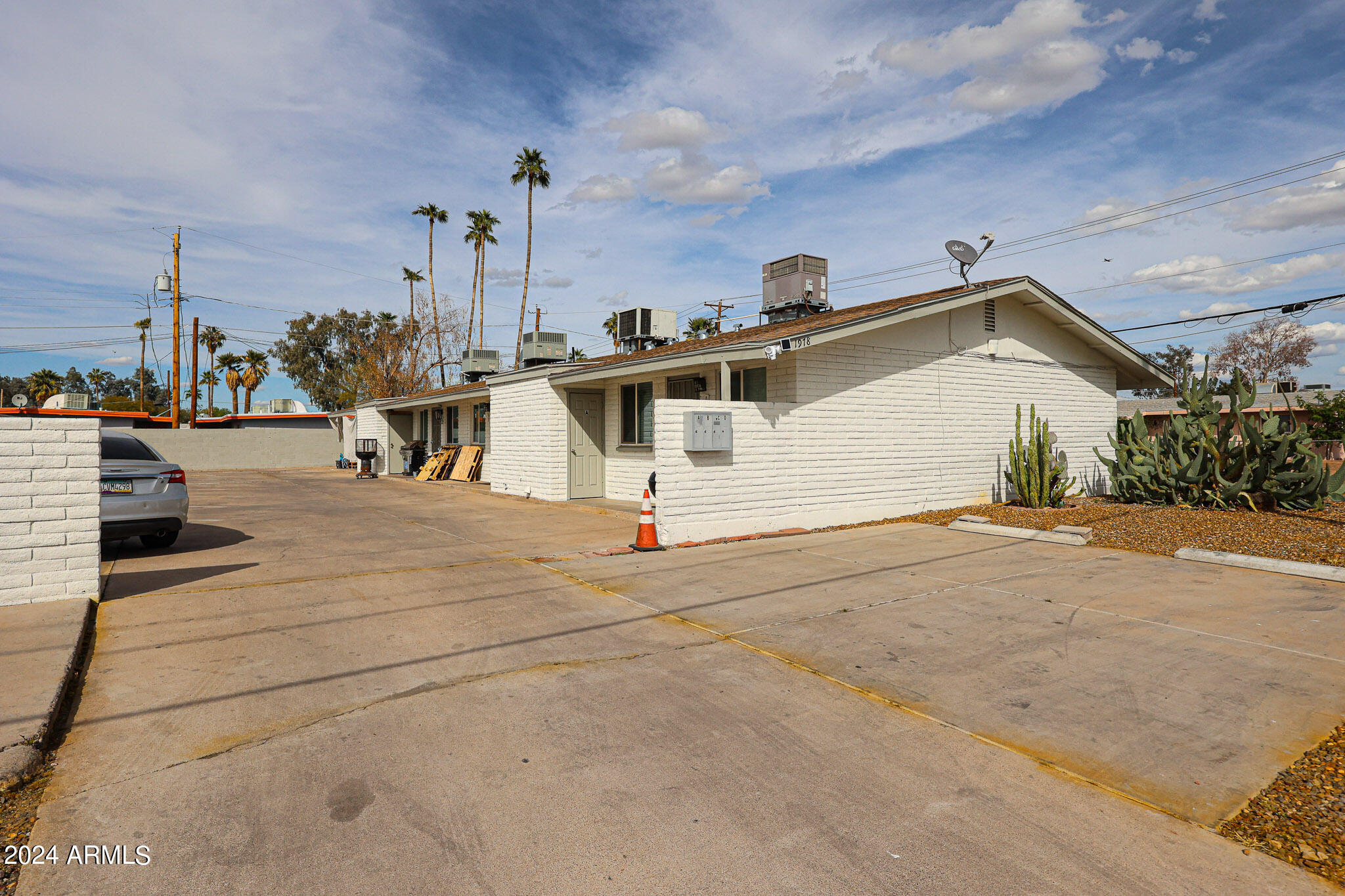 1978 E DON CARLOS Avenue