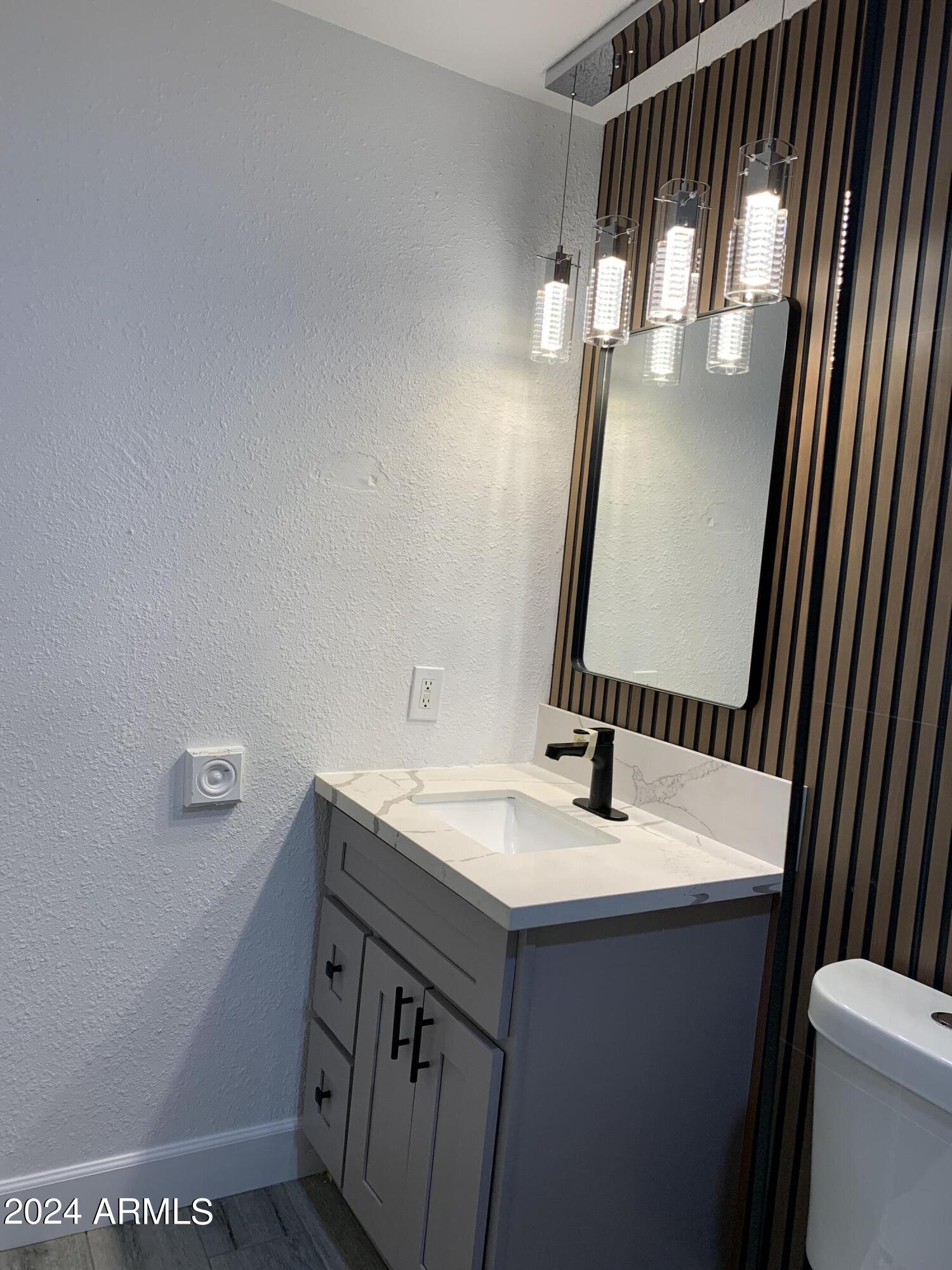 1978 E DON CARLOS Avenue