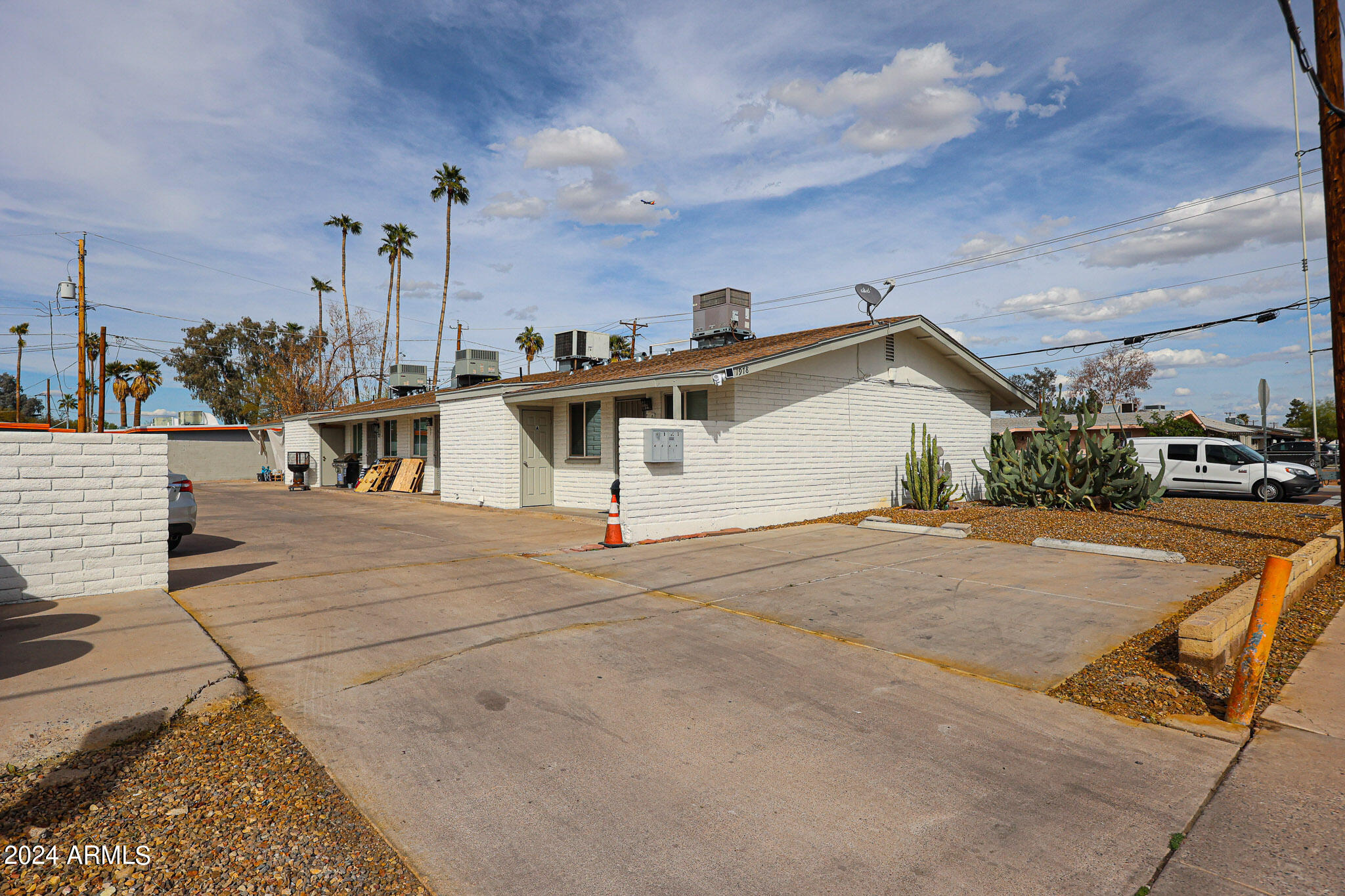 1978 E DON CARLOS Avenue