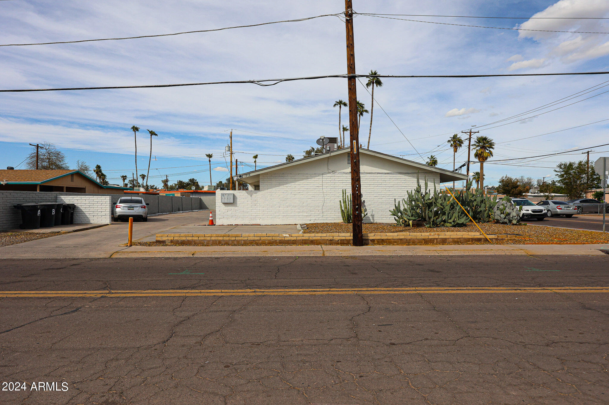 1978 E DON CARLOS Avenue