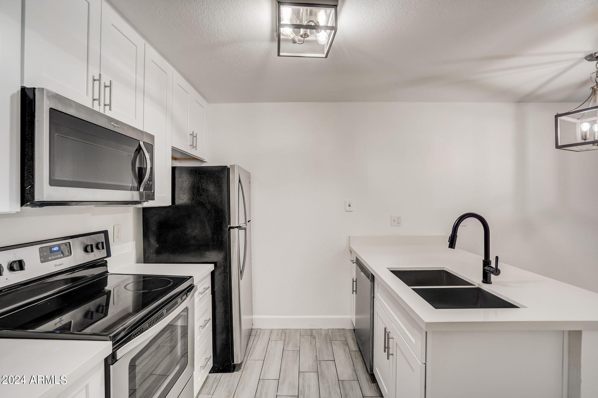 2301 E UNIVERSITY Drive, 160