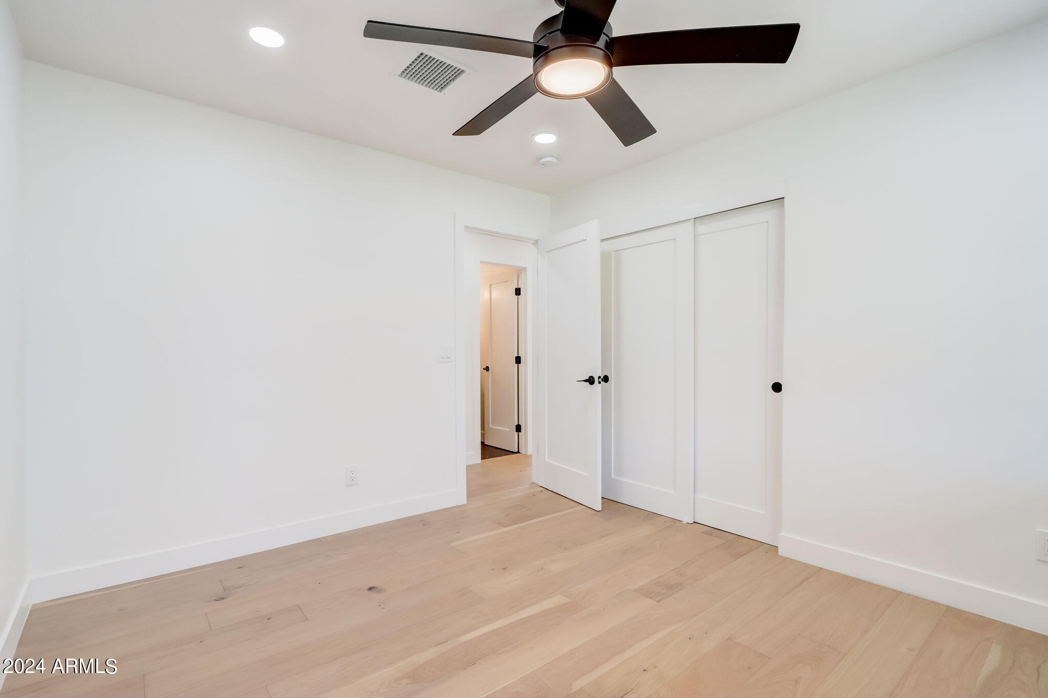 8614 E HIGHLAND Avenue