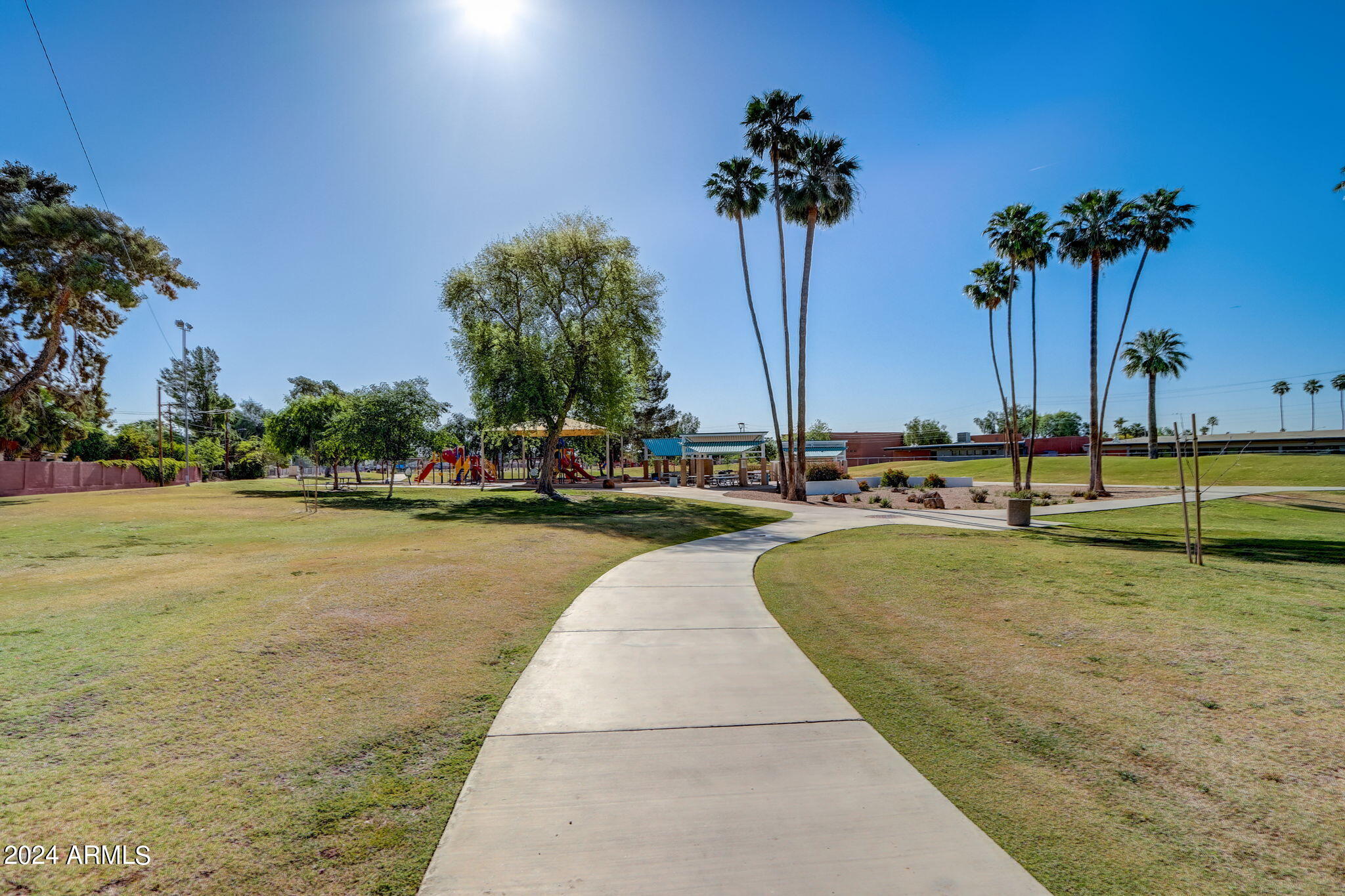 8614 E HIGHLAND Avenue