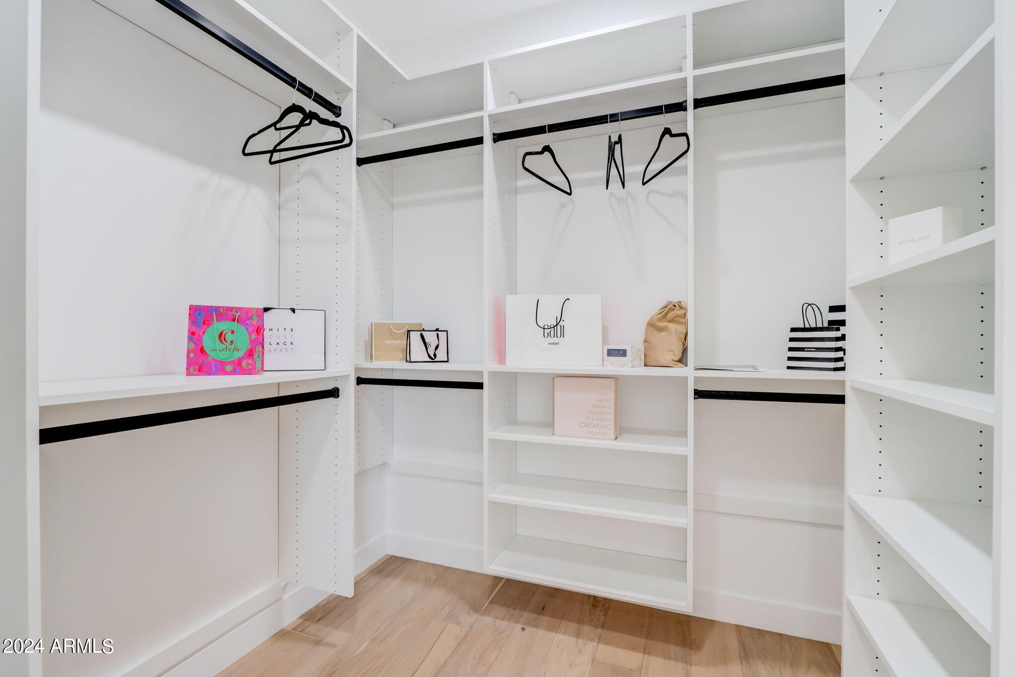 8614 E HIGHLAND Avenue