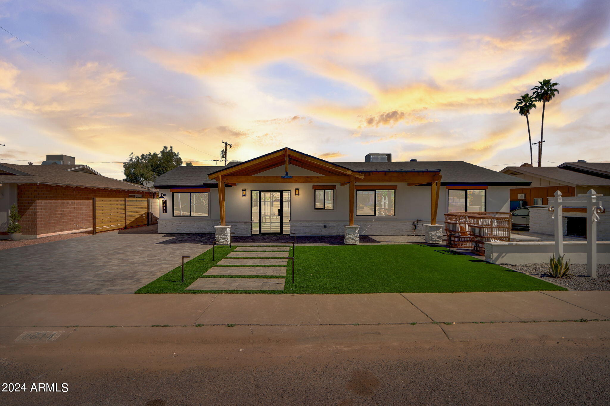 8614 E HIGHLAND Avenue