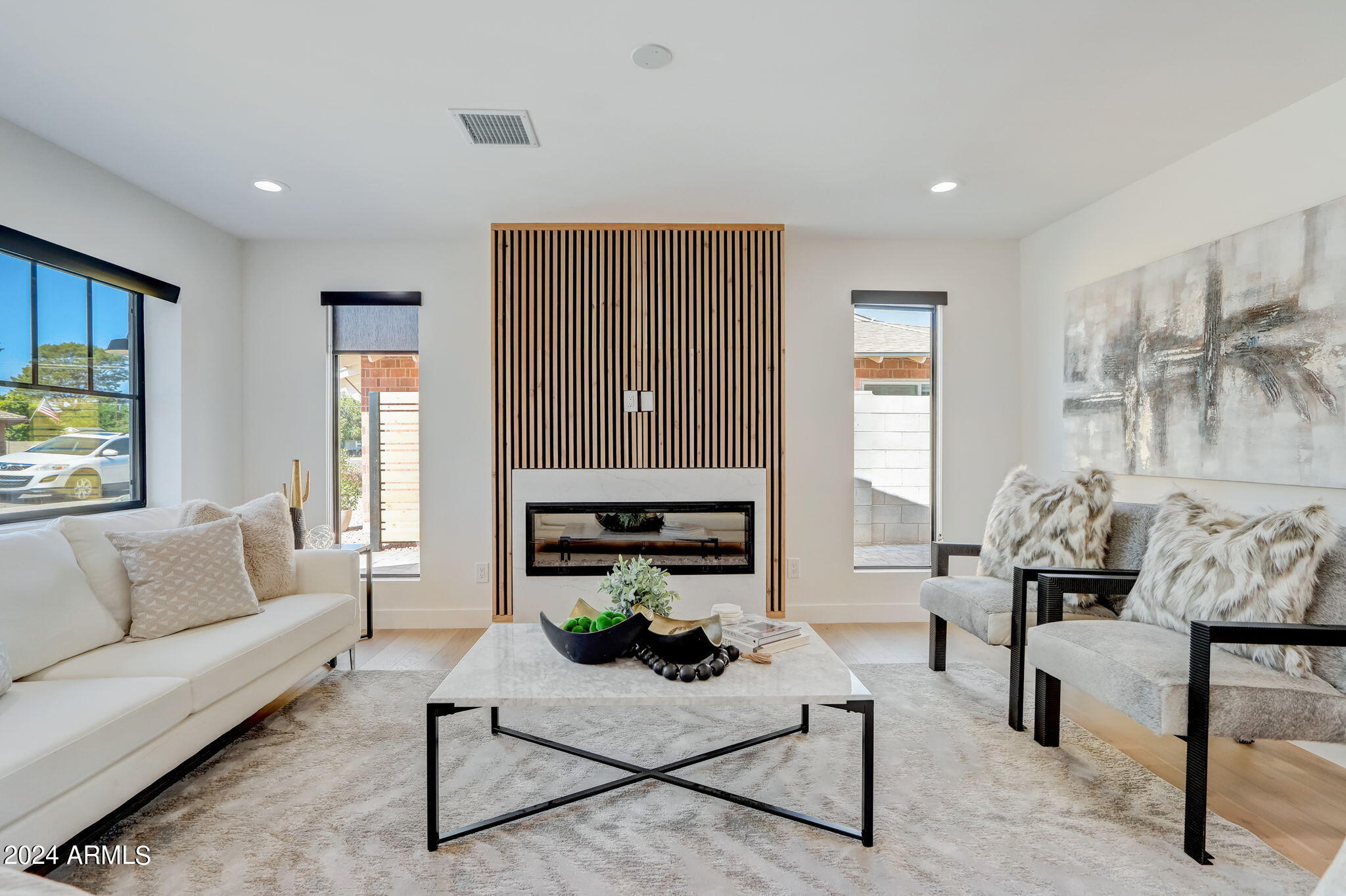 8614 E HIGHLAND Avenue