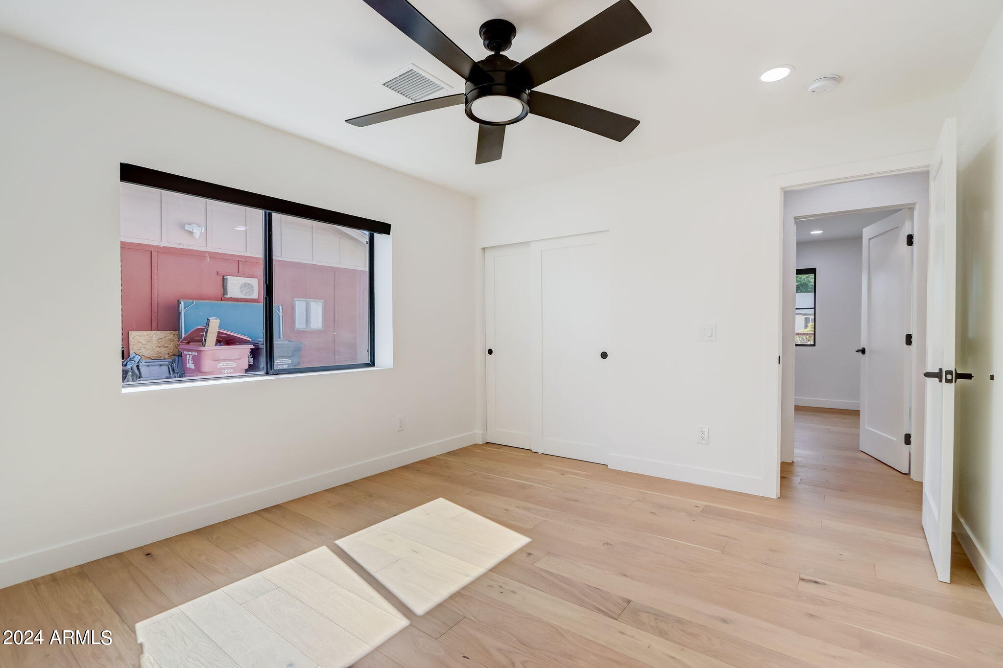 8614 E HIGHLAND Avenue