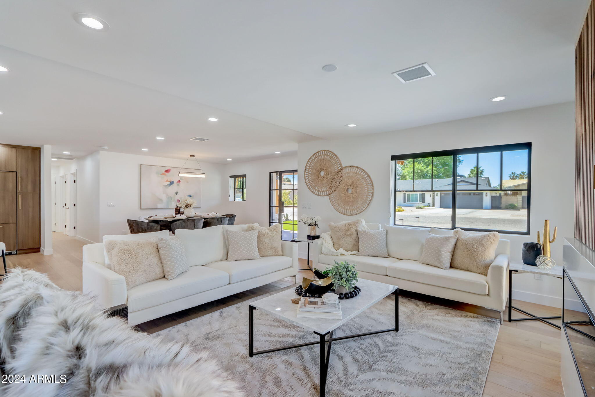 8614 E HIGHLAND Avenue