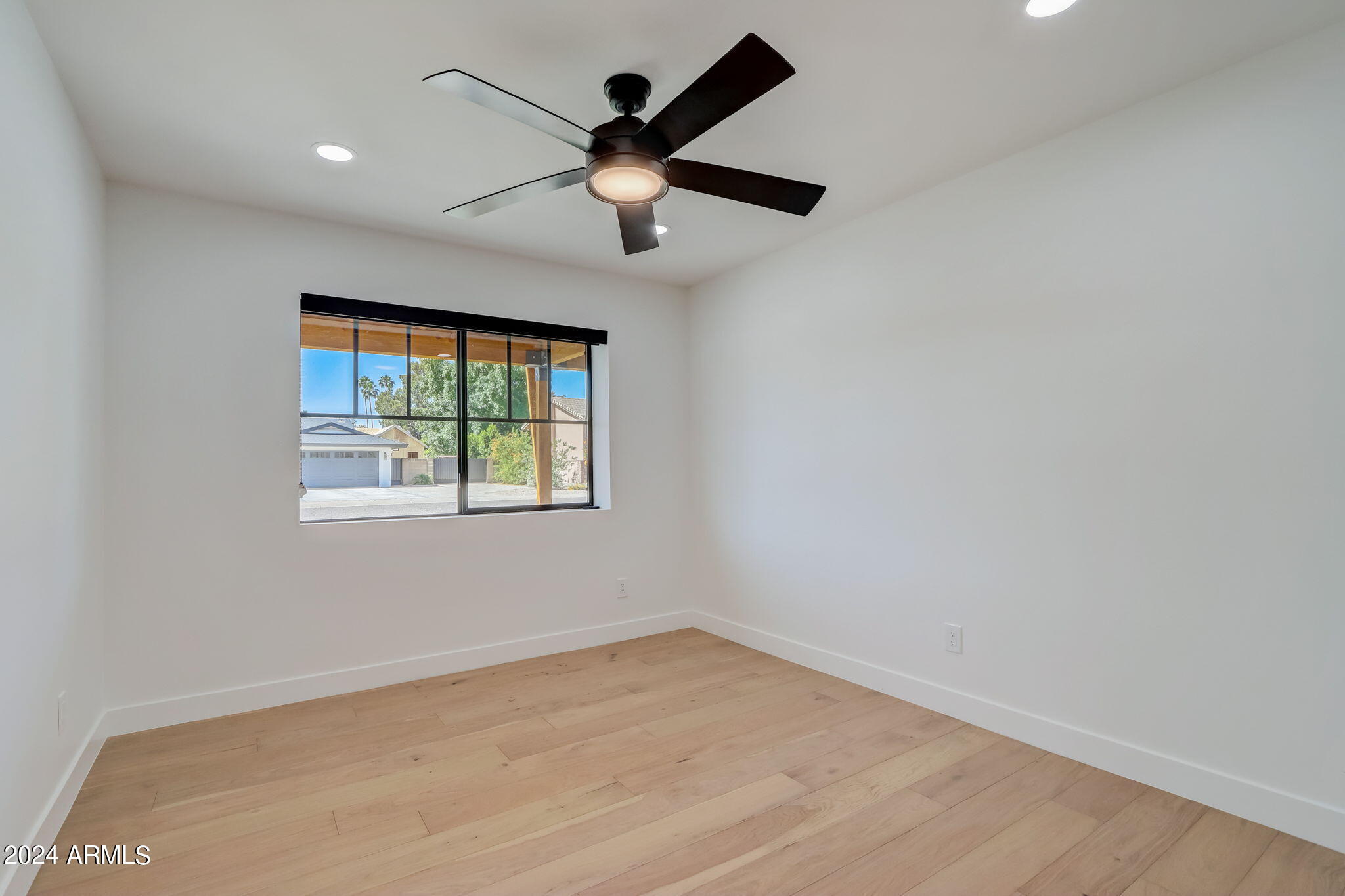 8614 E HIGHLAND Avenue