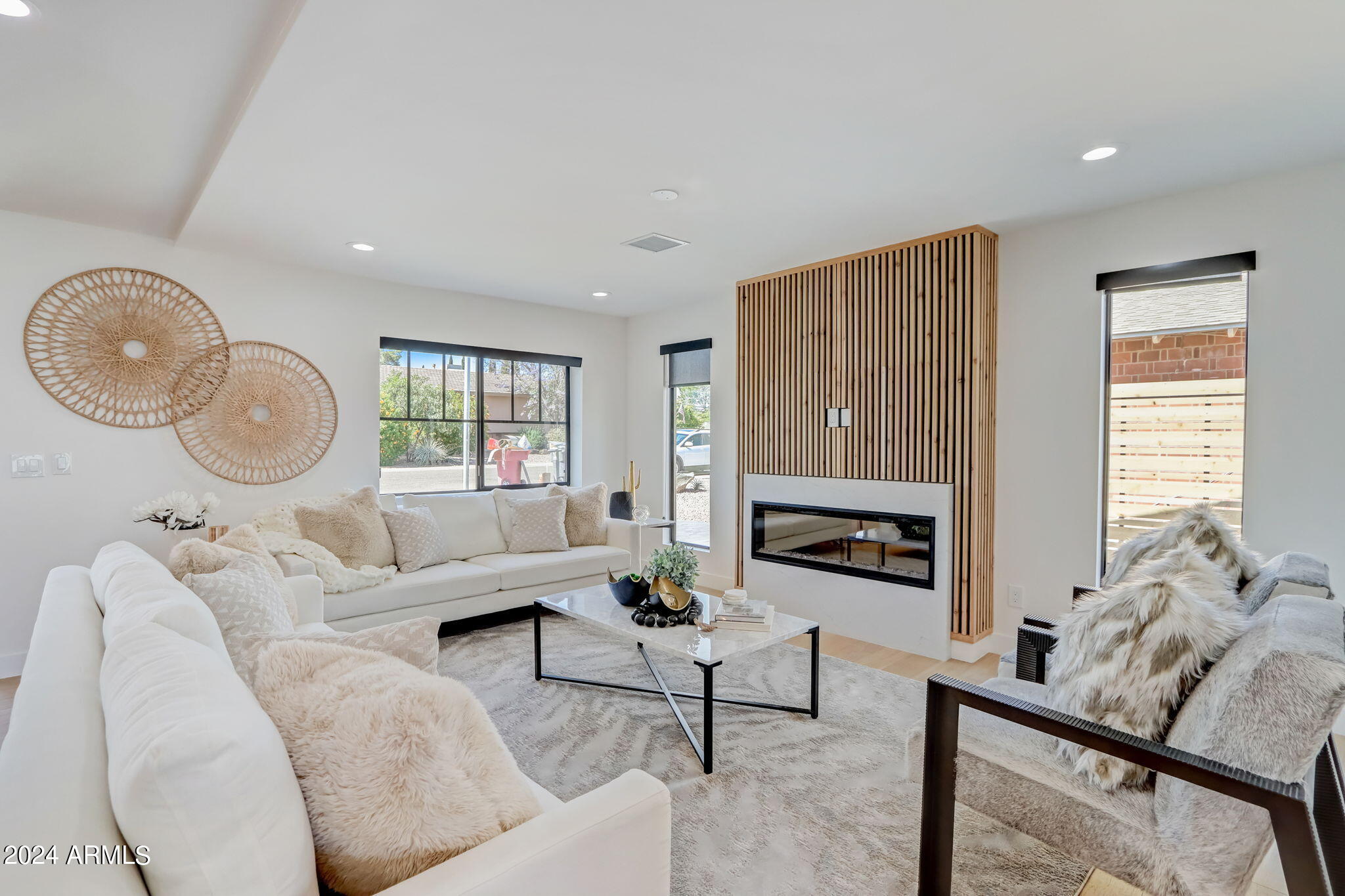 8614 E HIGHLAND Avenue