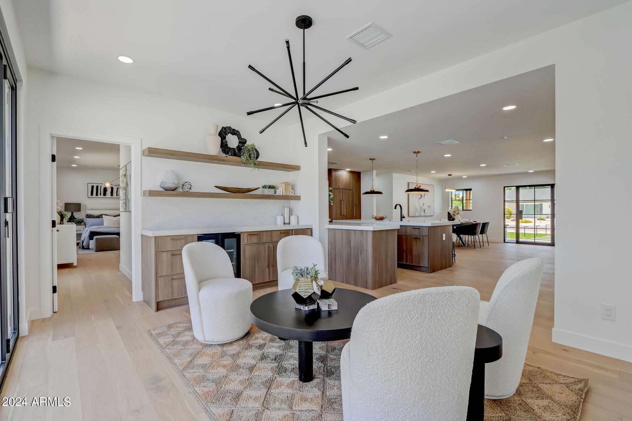 8614 E HIGHLAND Avenue