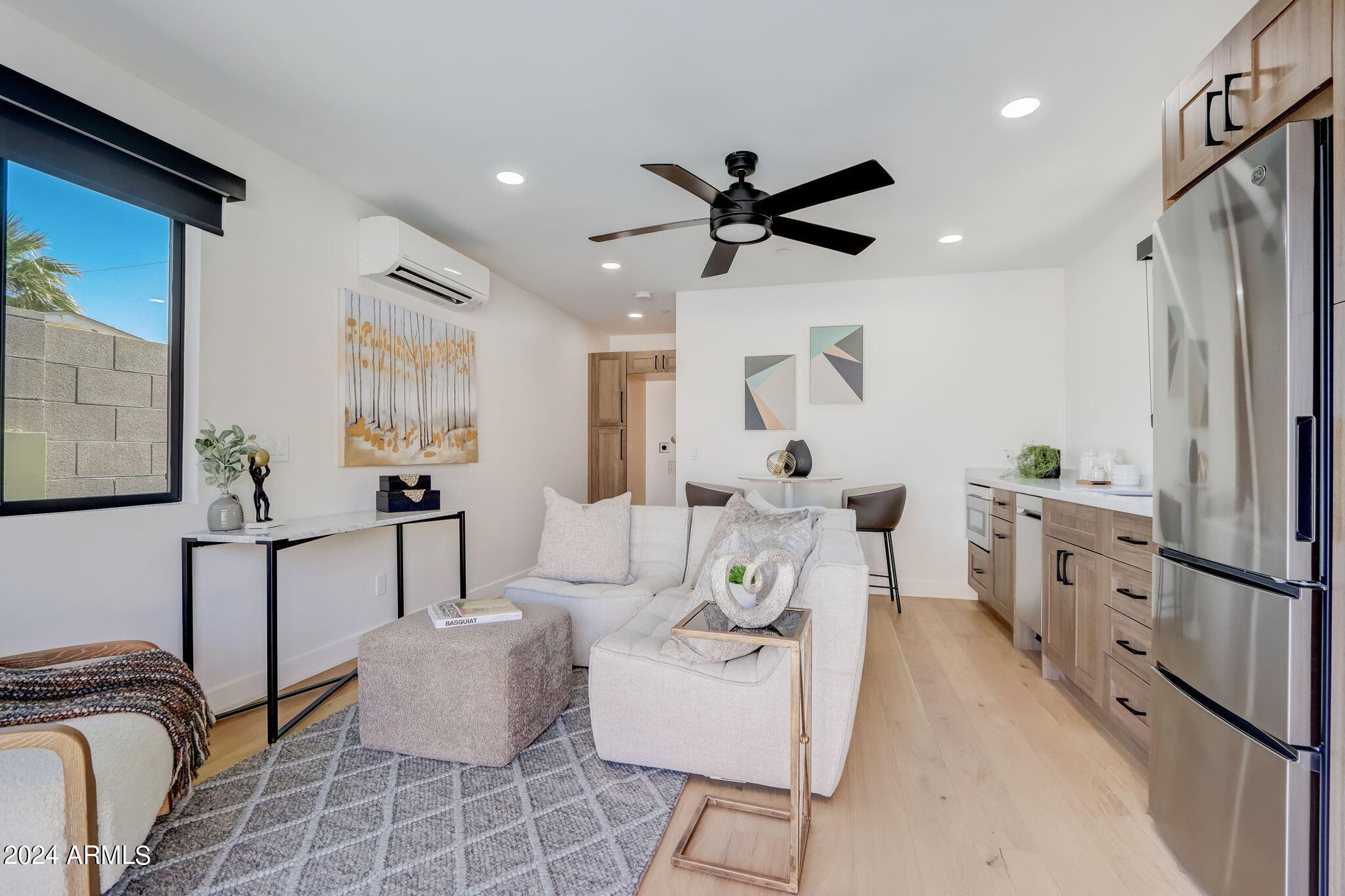 8614 E HIGHLAND Avenue